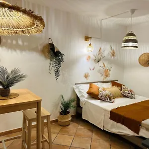 Mara's Casa vacanze Aeroporto di Catania Fontana Rossa